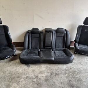 Chrysler 300 seats